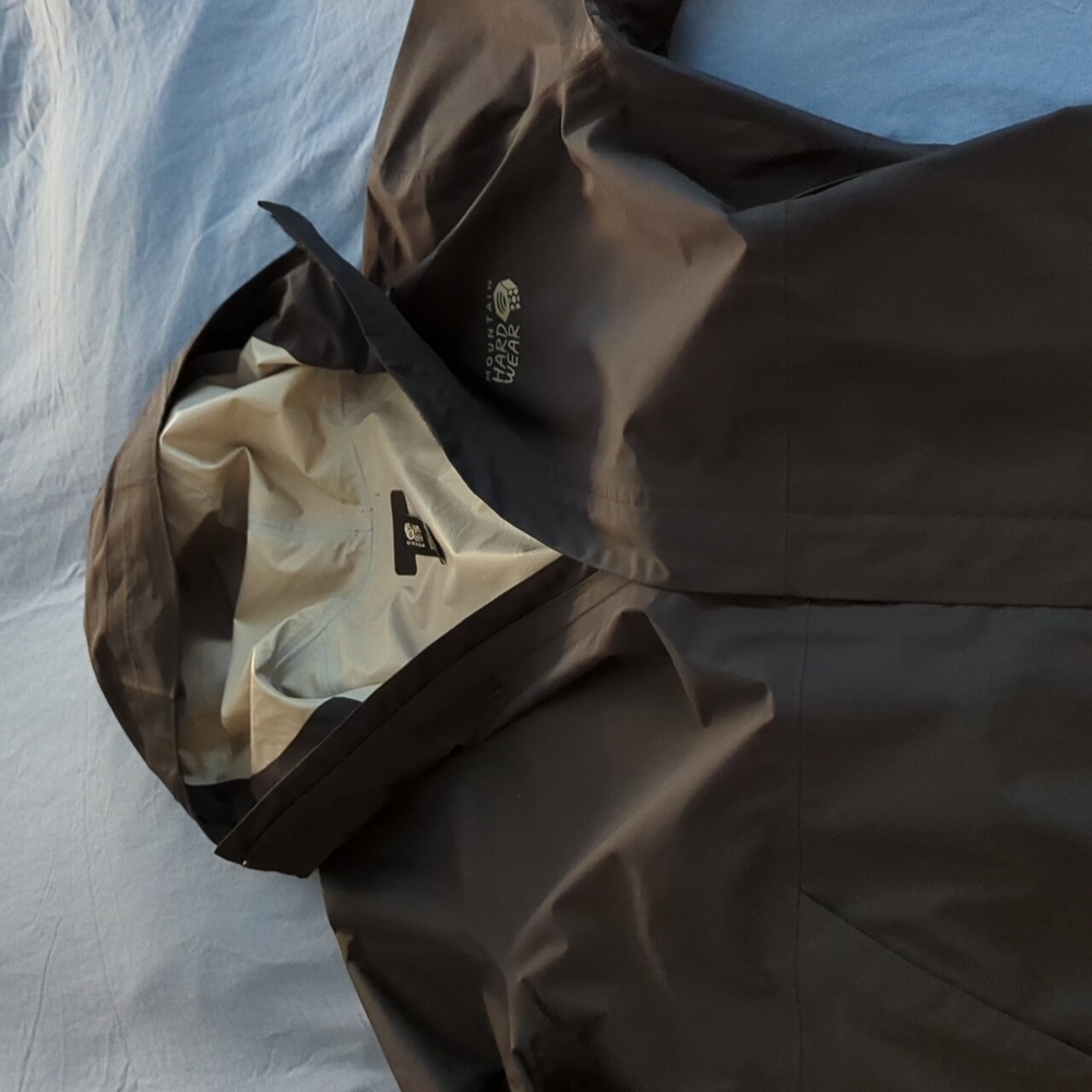 Men's Mountain Hardwear jacket Medium